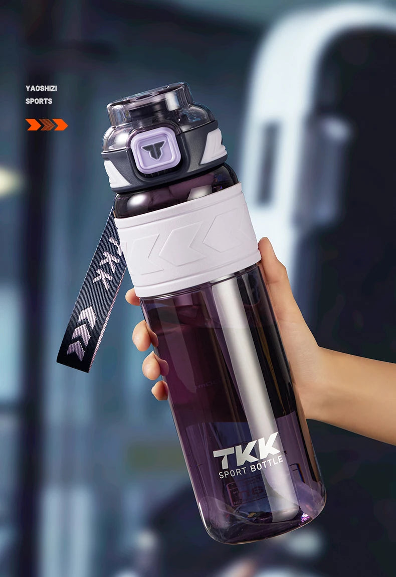 TKK 600/800/1000ml Sport-Trinkflasche Tritan BPA-frei Strohhalm Tragbar Auslaufsicher Kunststoff Trinkgeschirr Outdoor Fitness Kanne