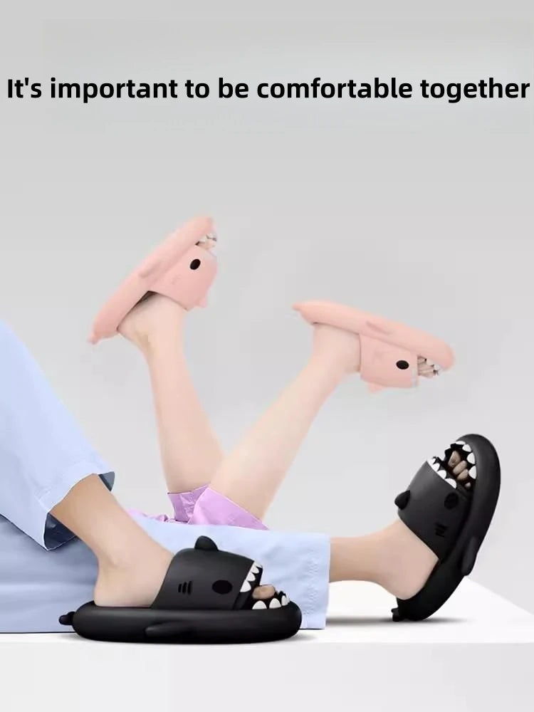 Chaussons de requin pour femmes adultes enfants salle de bain antidérapants EVA sandales d'extérieur pour hommes tongs de plage couples sandales à semelles épaisses