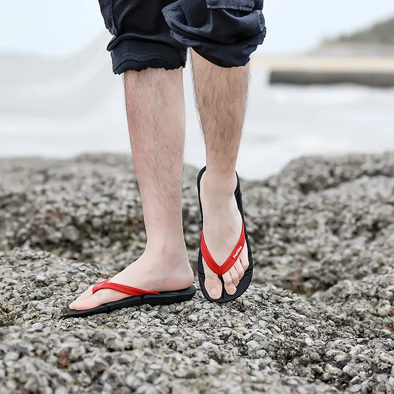 Tongs de Massage Hommes Pantoufles d'Été Sandales de Plage Confortables Hommes Chaussures Décontractées Mode Hommes Tongs Chaussures Tendance 2023