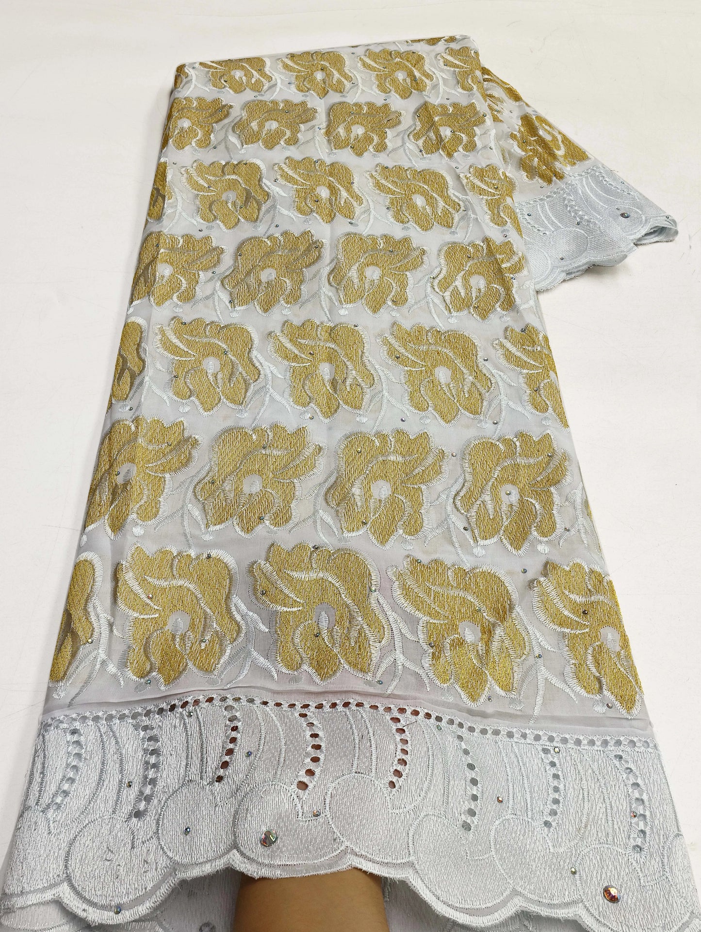 Dentelle Voile Suisse En Suisse Avec Pierres Appliquées Fleur 3D 2026 Tissu De Dentelle Africaine Super Qualité Pour Robe De Mariée En Dentelle