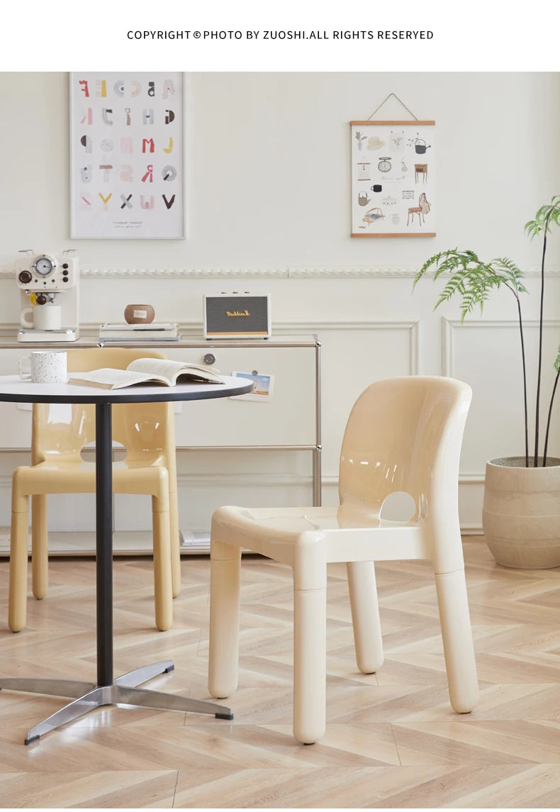 Chaise de salle à manger créative haut de gamme de luxe léger, chaise à dossier en plastique de style nordique du milieu du siècle, simple et à la mode