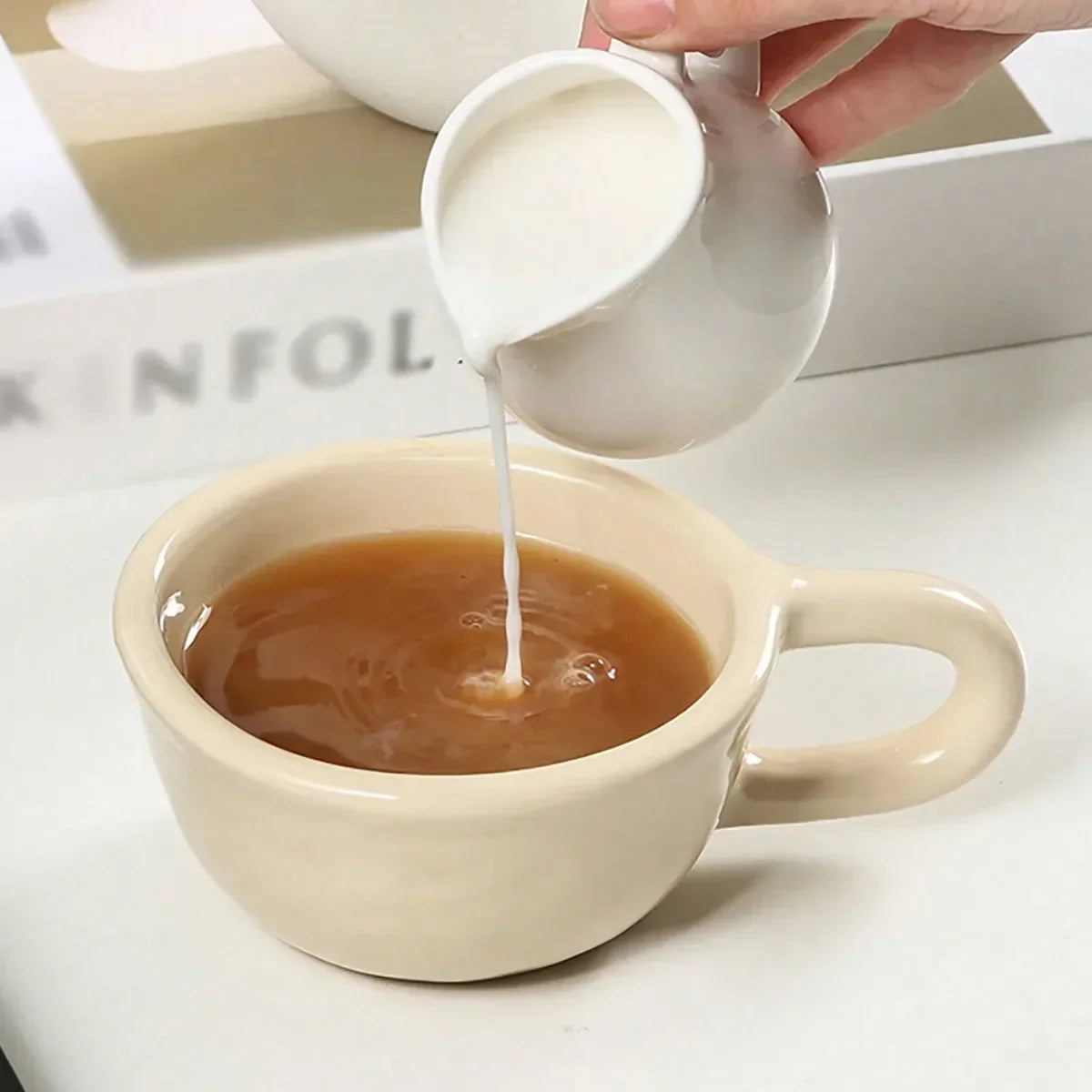 1x kreative Teetasse mit Schachbrettmuster aus Keramik, unregelmäßige Schachbrett-Kaffeetasse