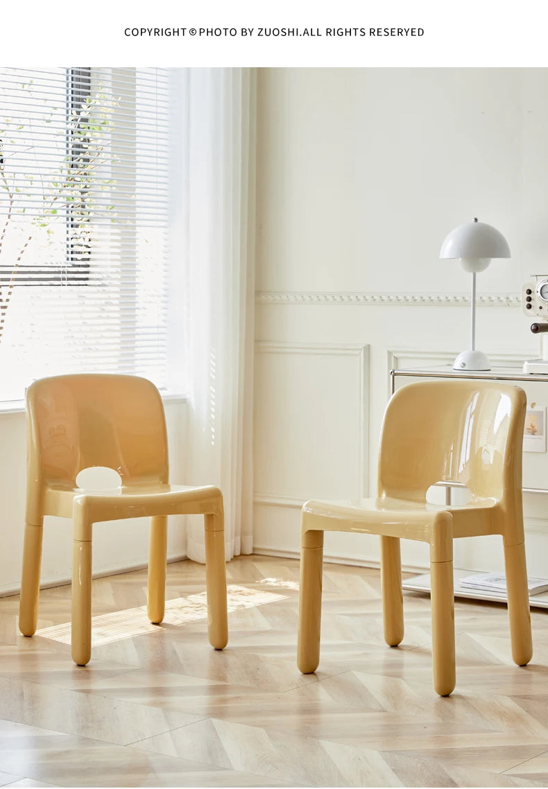 Chaise de salle à manger créative haut de gamme de luxe léger, chaise à dossier en plastique de style nordique du milieu du siècle, simple et à la mode