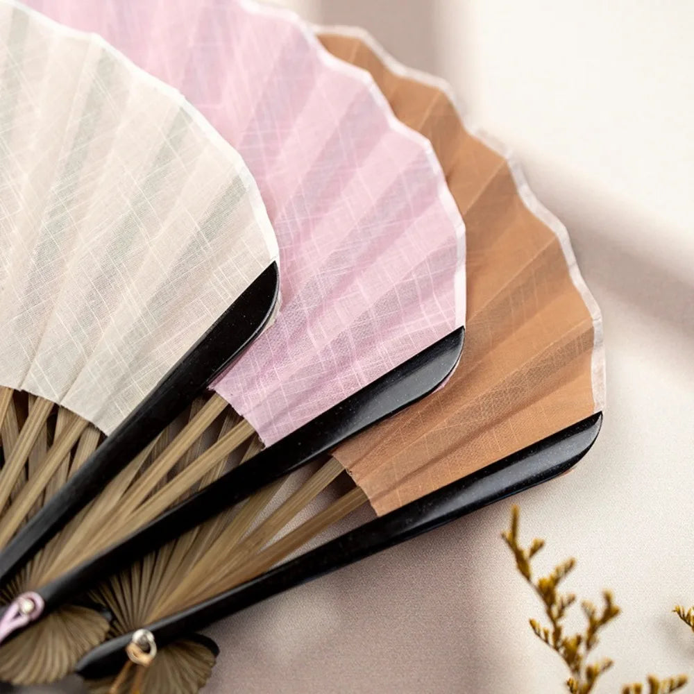Mini ventilateur créatif rétro en coquillage, éventail pliable en tissu coton lin chinois, éventail portable de style chinois doux, cadeau éventail