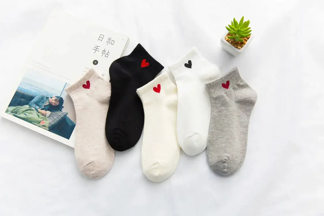 Frühling und Herbst Liebesherz MusterDamen Socken Lässige Sportsocken Kurze Bootssocken Süße reine Baumwolle Knöchelsocken Harajuku