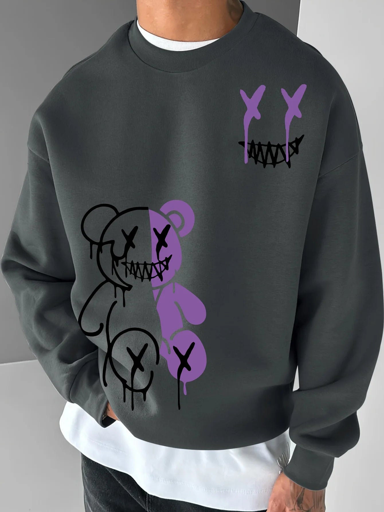 The new men's round-neck sweatshirt for Spring and Autumn 2025 features a casual fashionable and comfortable 3D pattern print