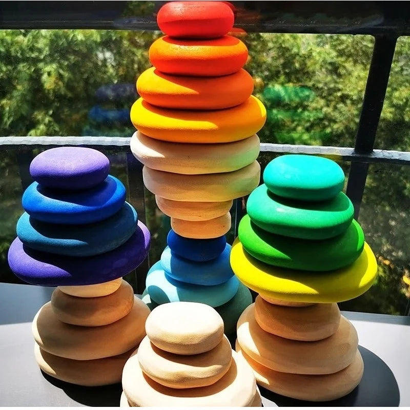 Holzspielzeug für Kinder Regenbogenfluss-Kieselsteine Puppen Ringe Bälle Bau- und Stapelklötze