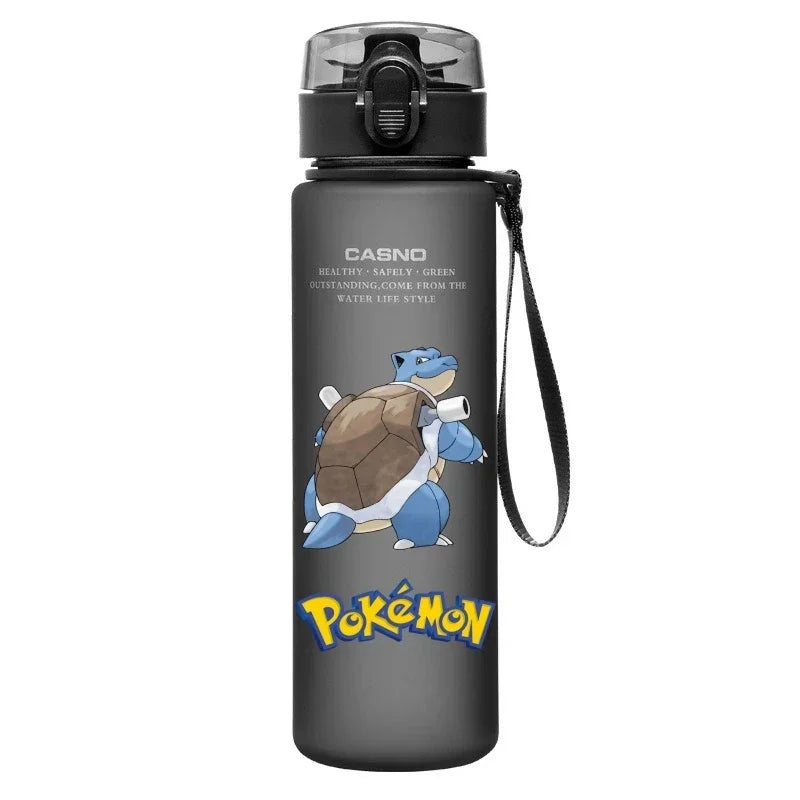 560ML Pokémon Wasserbecher Pikachu Mewtu Gengar Tragbare Plastik-Cartoon-Outdoor-Sport-Großraum-Reise-Wander-Wasserflasche
