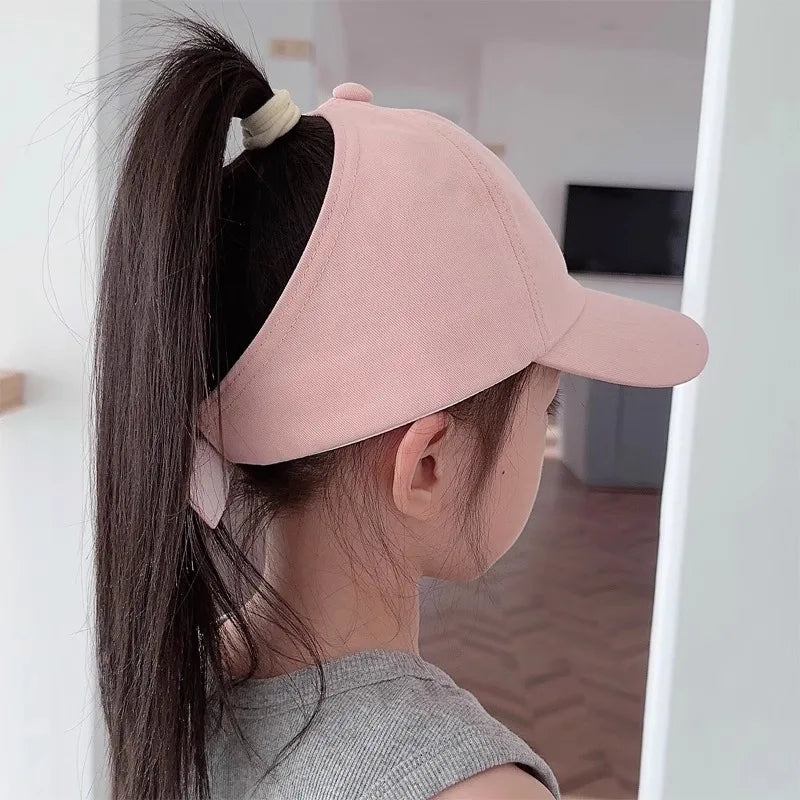 Casquettes de Baseball pour Enfants Garçons Filles Chapeau de Soleil Cœur Creux Amour Chapeaux à Queue de Cheval Haute Casquettes de Baseball Réglables pour Enfants de 4 à 12 Ans