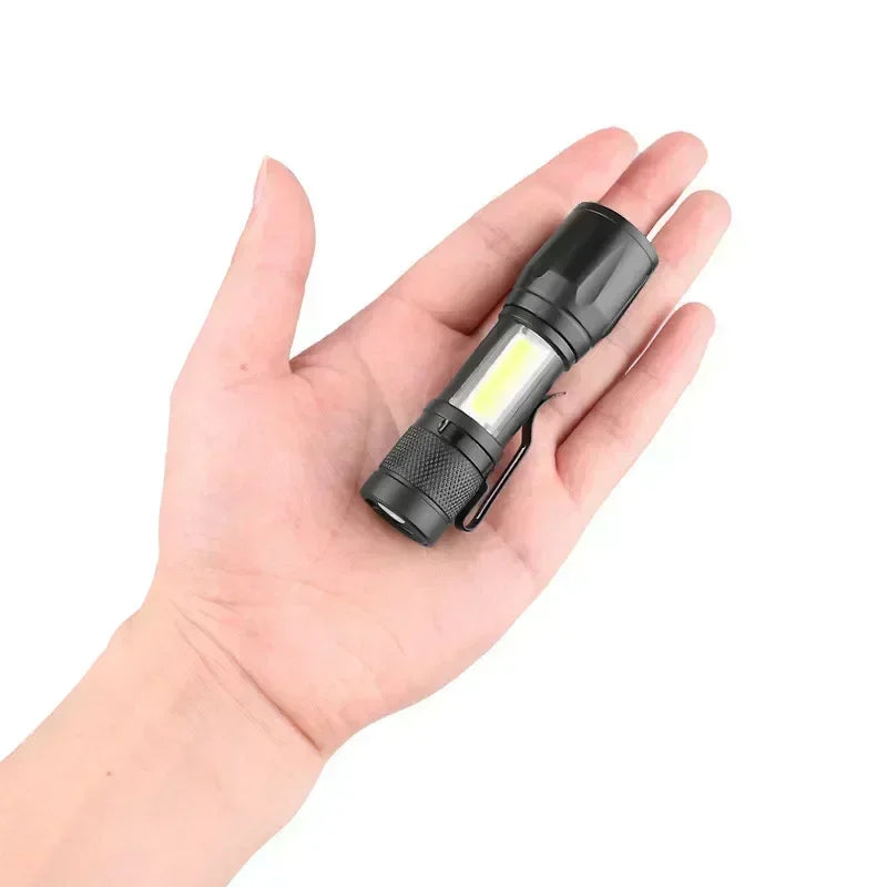 Tragbare Mini-LED-Taschenlampe Leistungsstarke 3*Docht Kleine Taschenlampe USB Wiederaufladbare Starke Lichtlaterne Superhelle Kappenclip-Lampe