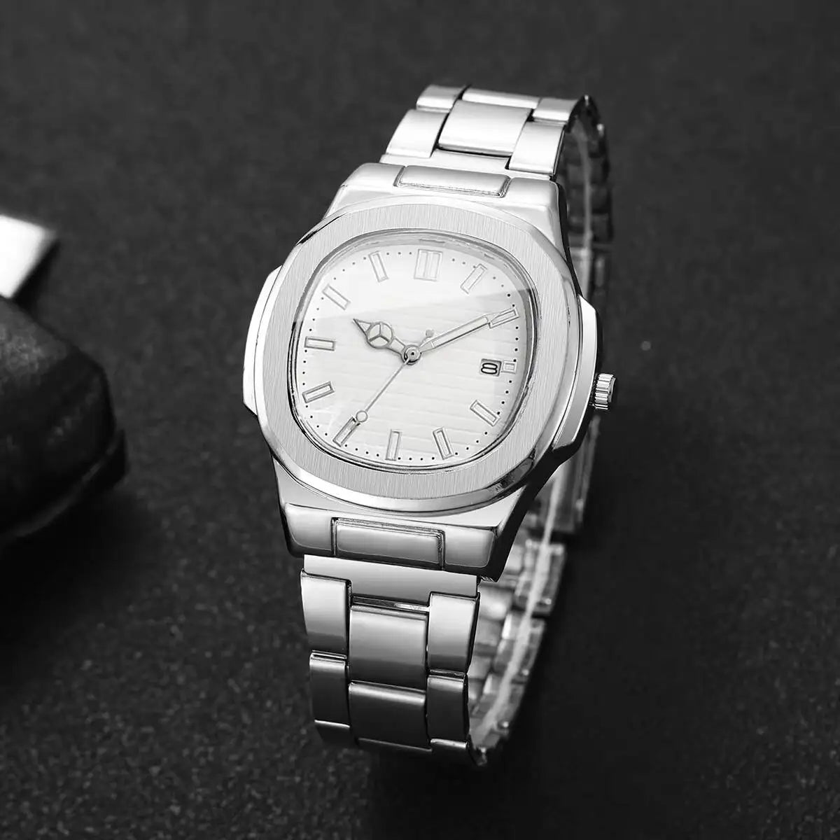 Montre de Luxe pour Homme, Cadran Carré Tendance, Bracelet en Acier Inoxydable, Mouvement à Quartz avec Calendrier (Sans Boîte)
