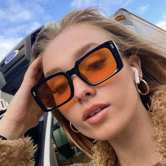 Square Vintage Sunglasses Woman Brand Designer SunGlasses Female Fashion Rivet Black Yellow Mirror Fishing Glasses Oculos De Sol