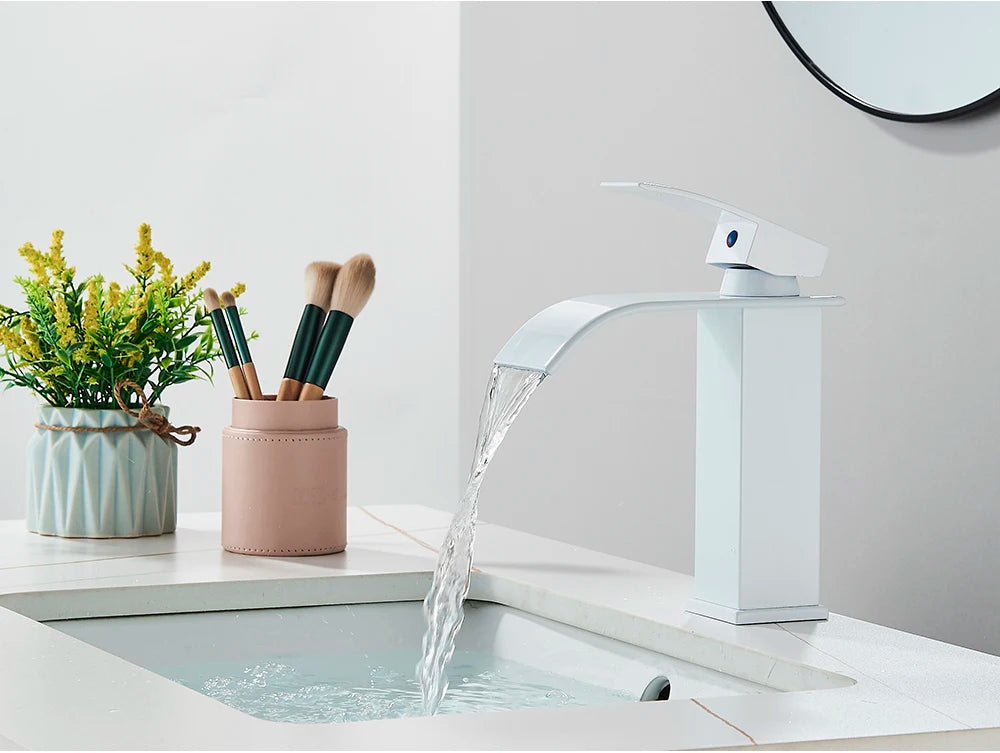 Robinet de Lavabo Doré Brossé, Élégant Robinet Cascade pour Salle de Bain, Mitigeur Monocommande en Laiton à Fixation sur Plan