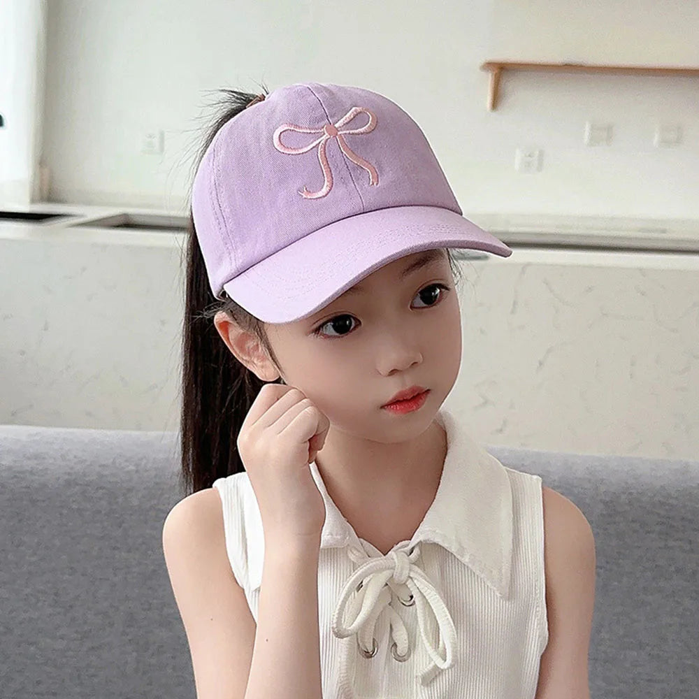 Casquettes de Baseball pour Enfants Garçons Filles Chapeau de Soleil Cœur Creux Amour Chapeaux à Queue de Cheval Haute Casquettes de Baseball Réglables pour Enfants de 4 à 12 Ans