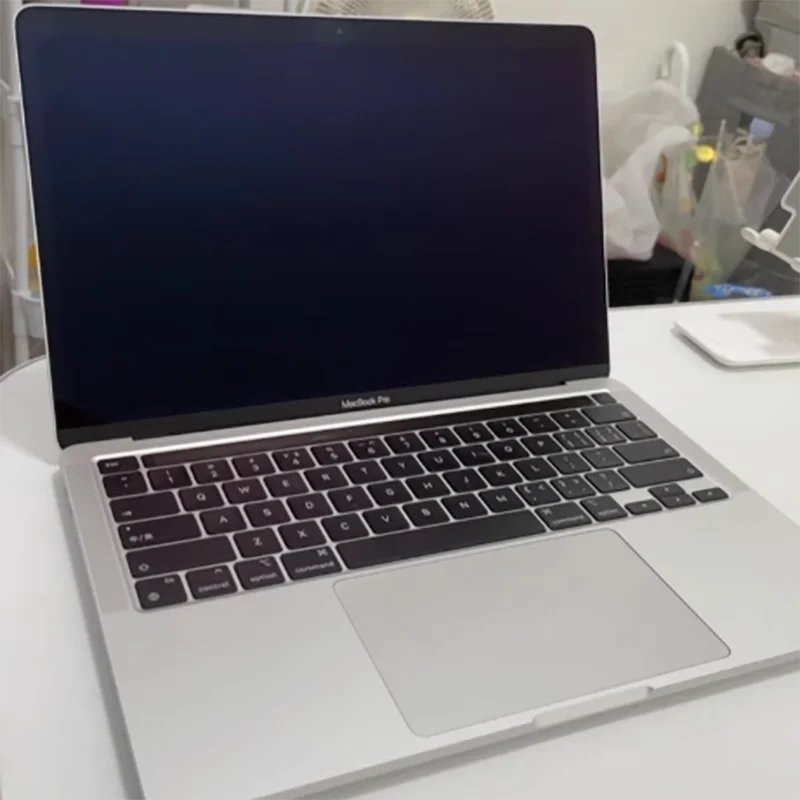 2022 MacBook Pro M2 chip 13Inch Touch Bar,Touch ID 8-core CPU and 10-core GPU 256G/512G/1TB 8G/16G/24G RAM.