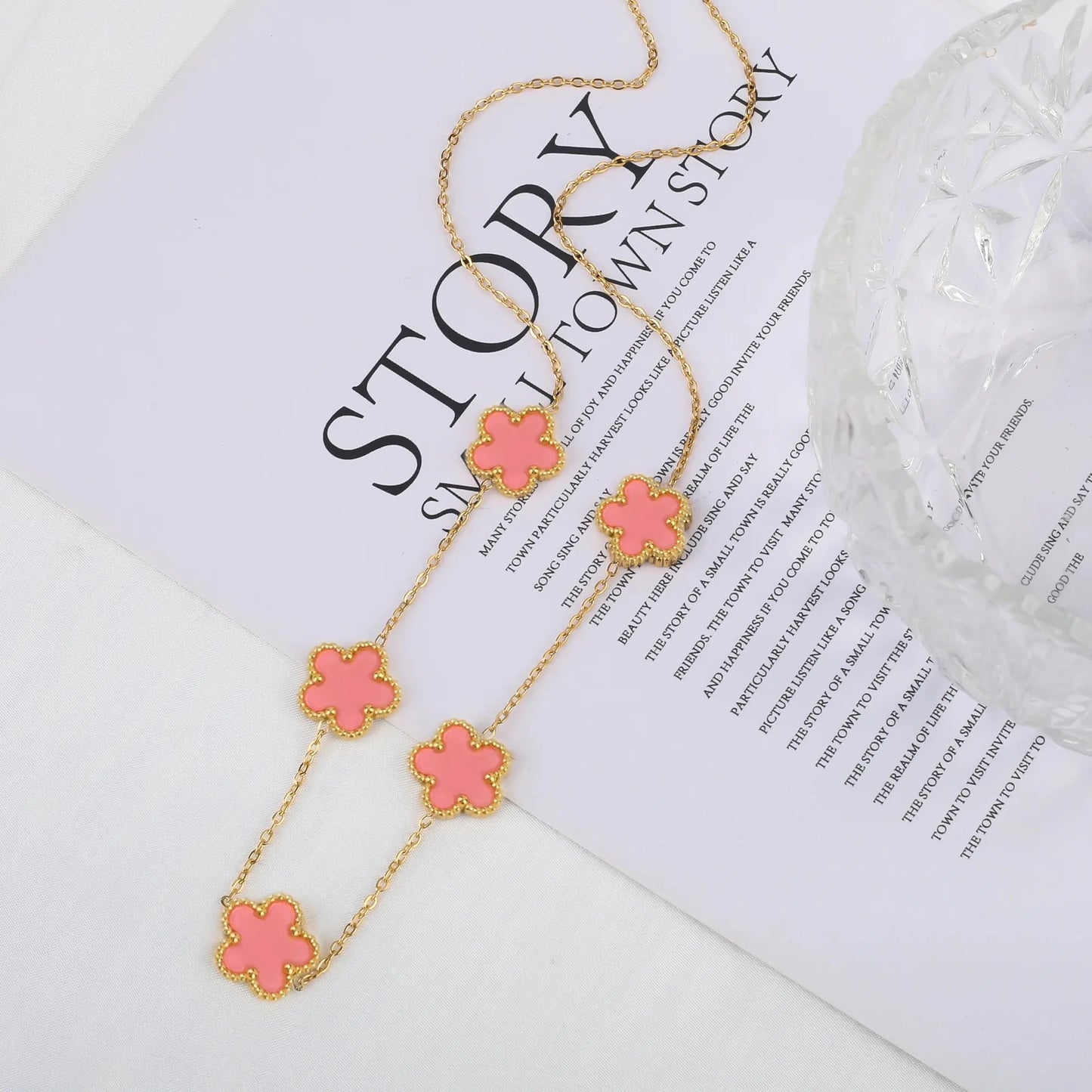 Heiße Schmuckverkäufe Edelstahl Fünfblumen-Halskette Armband Ohrringe Set Damenschmuck mit hohem Anspruch Kleeblatt Schmuck Party