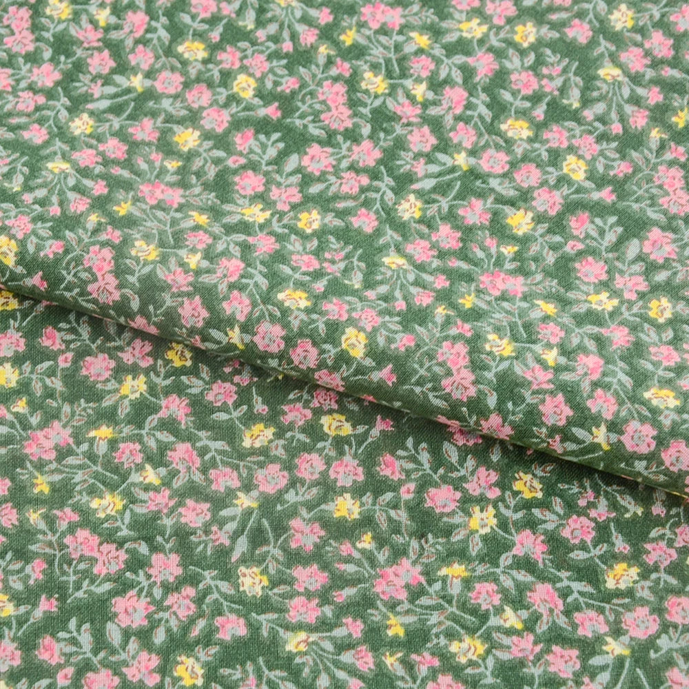 Schöner frischer rot bedruckter Stoff mit Blumenmustern, dünner Stoff aus 100 % Baumwolle, Patchwork für DIY-Bastelarbeiten, Heimtextilien, Meterware