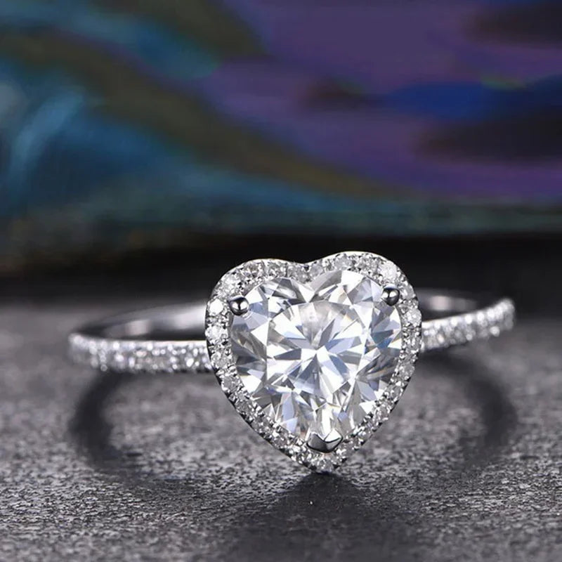 Bague Cœur Luxe Argent pour Femmes Exquise Mode Métal Incrusté de Zircons Blancs Bague de Mariage Bijoux de Fiançailles
