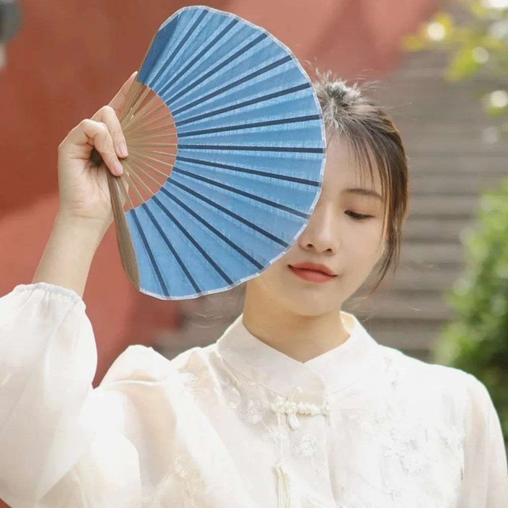 Mini ventilateur créatif rétro en coquillage, éventail pliable en tissu coton lin chinois, éventail portable de style chinois doux, cadeau éventail