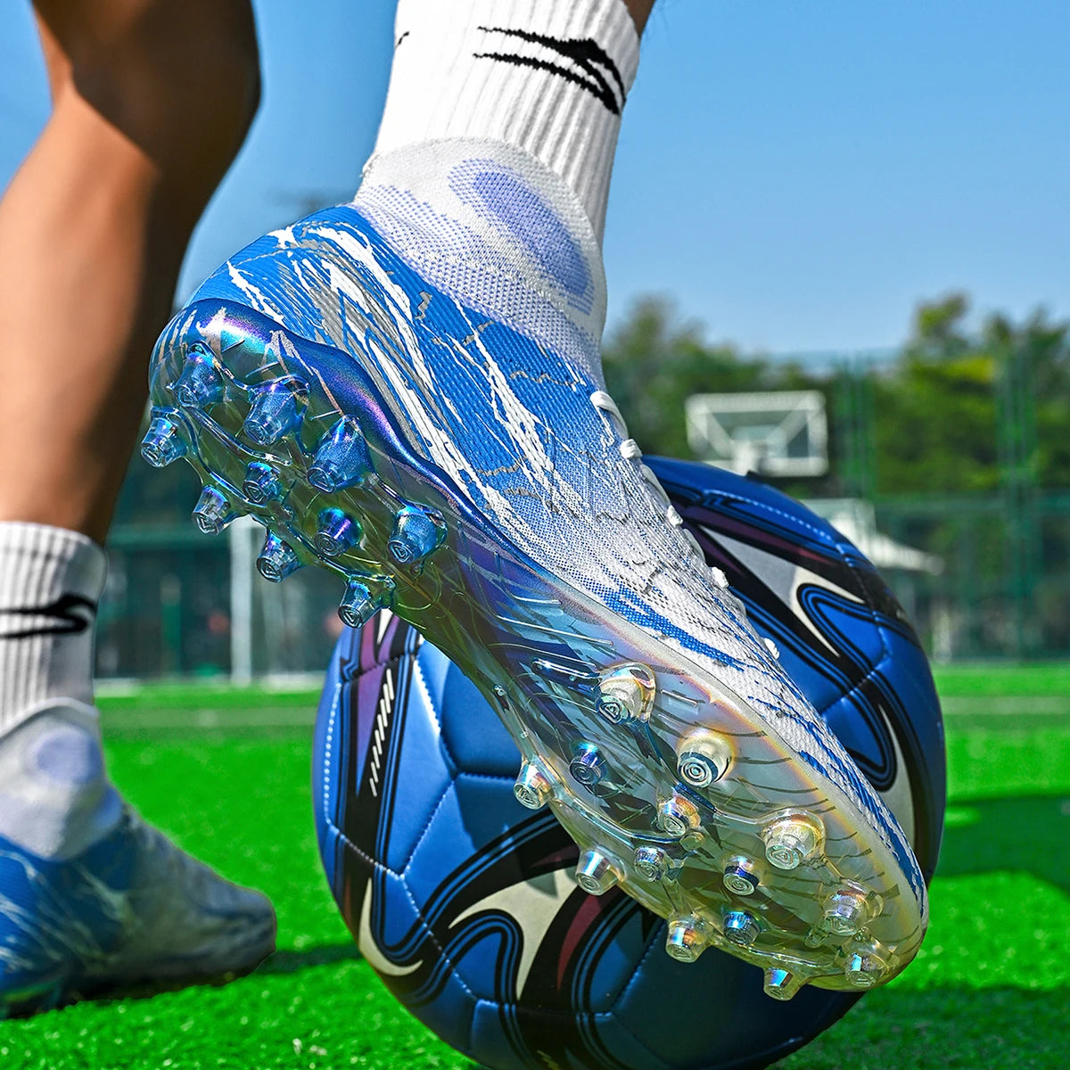 Chaussures de football montantes respirantes à semelle électroplaquéeLes crampons longs FG offrent une adhérence et une durabilité super puissantes