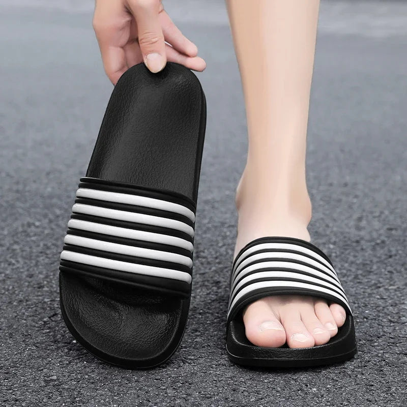 Chaussures Homme Plips Plops Claquettes Douces Antidérapantes Pantoufles Intérieur Extérieur EVA Sandales de Plage de Jardin Grandes Tailles 47 48