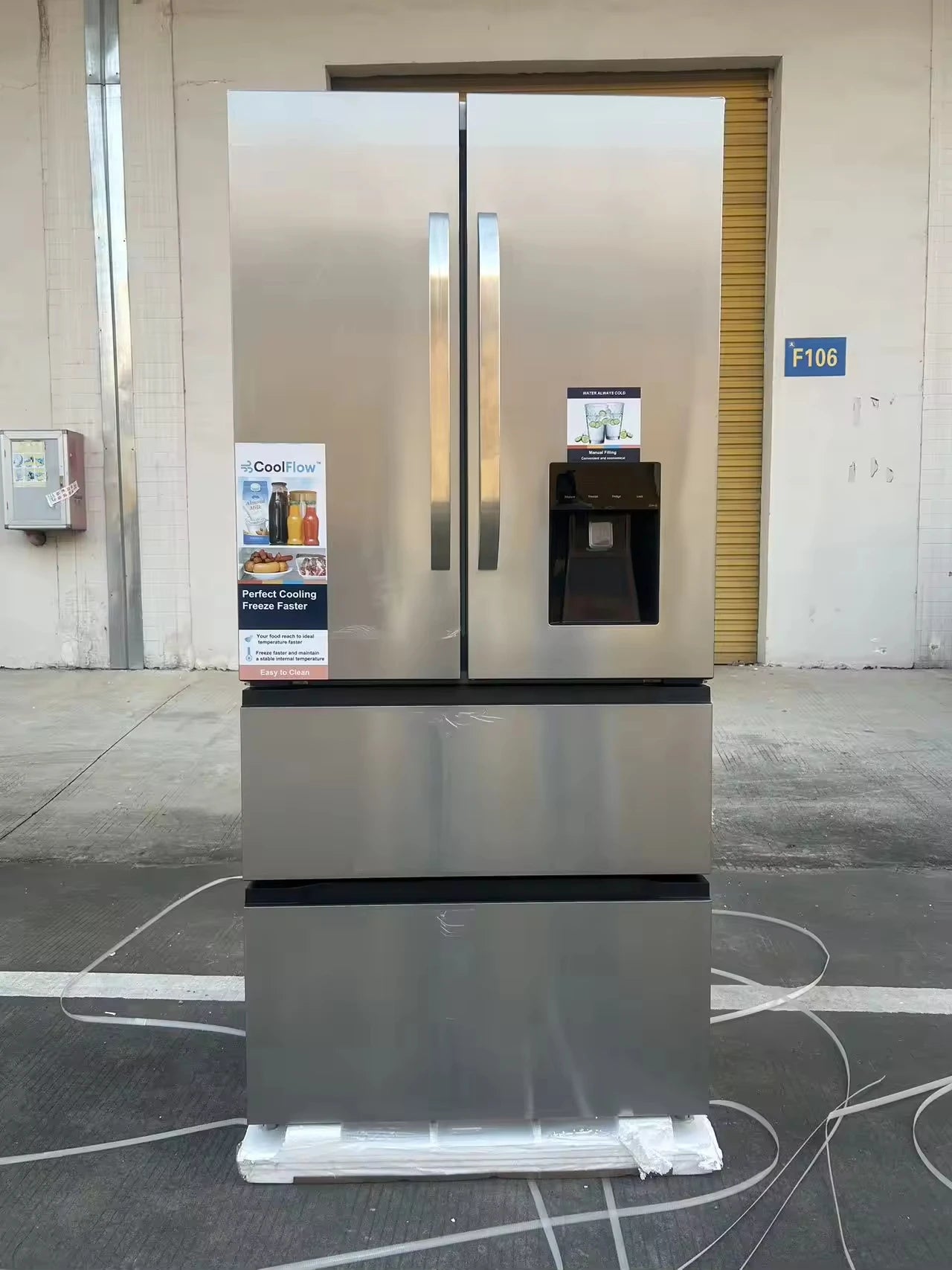 Réfrigérateur et congélateur 4 portes à battants français Smart 628L 2025 - Appareil côte-à-côte intelligent avec distributeur de glaçons