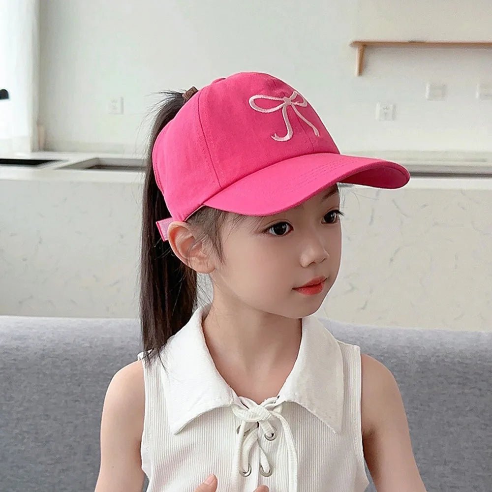 Casquettes de Baseball pour Enfants Garçons Filles Chapeau de Soleil Cœur Creux Amour Chapeaux à Queue de Cheval Haute Casquettes de Baseball Réglables pour Enfants de 4 à 12 Ans
