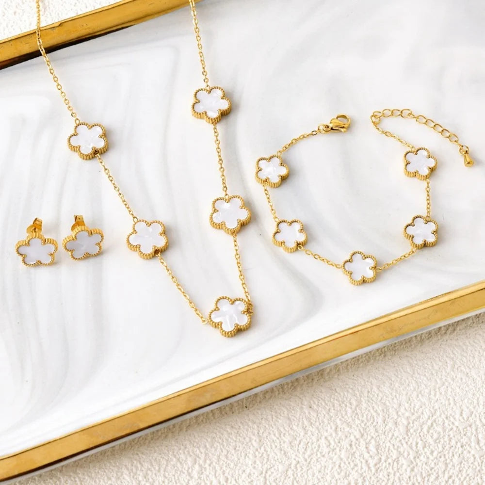Heiße Schmuckverkäufe Edelstahl Fünfblumen-Halskette Armband Ohrringe Set Damenschmuck mit hohem Anspruch Kleeblatt Schmuck Party