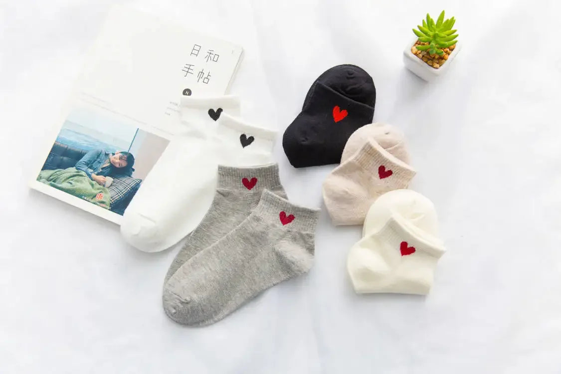 Frühling und Herbst Liebesherz MusterDamen Socken Lässige Sportsocken Kurze Bootssocken Süße reine Baumwolle Knöchelsocken Harajuku