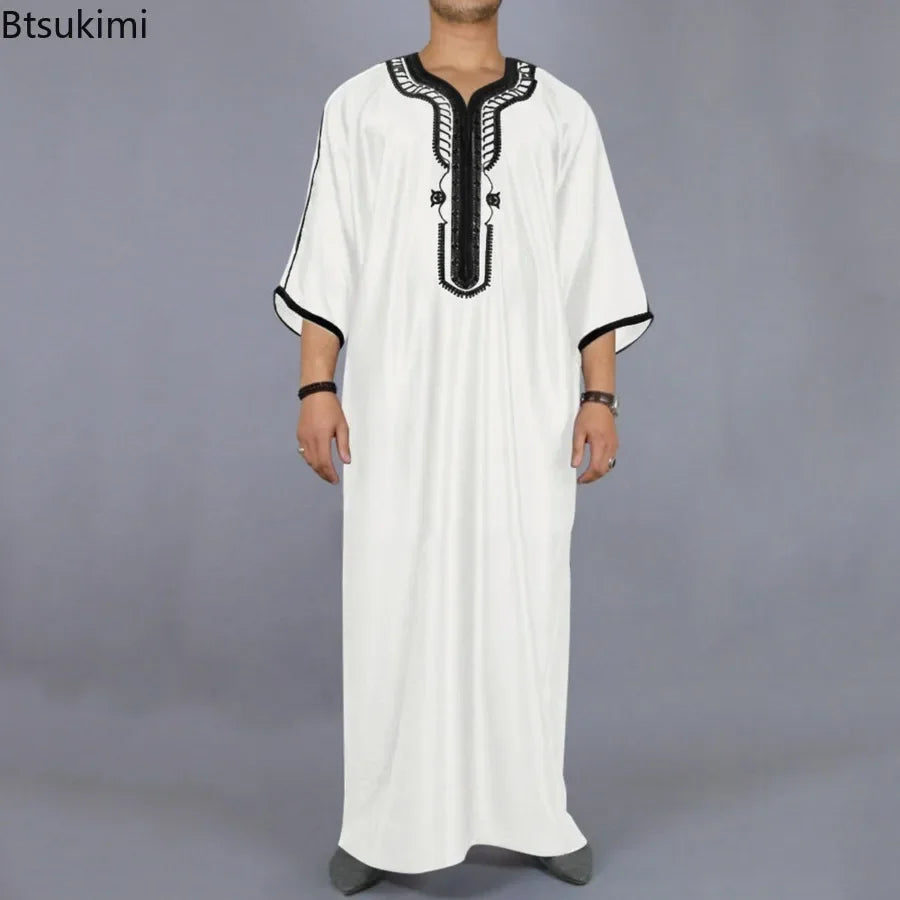 Herren Muslim Thobe 2026 Mittlerer Osten Jubba Thobe Langarm Islamisches Gewand Herren Muslimisches Kleid Saudi-Arabisch Kapuzen-Thobe Abaya Männlich