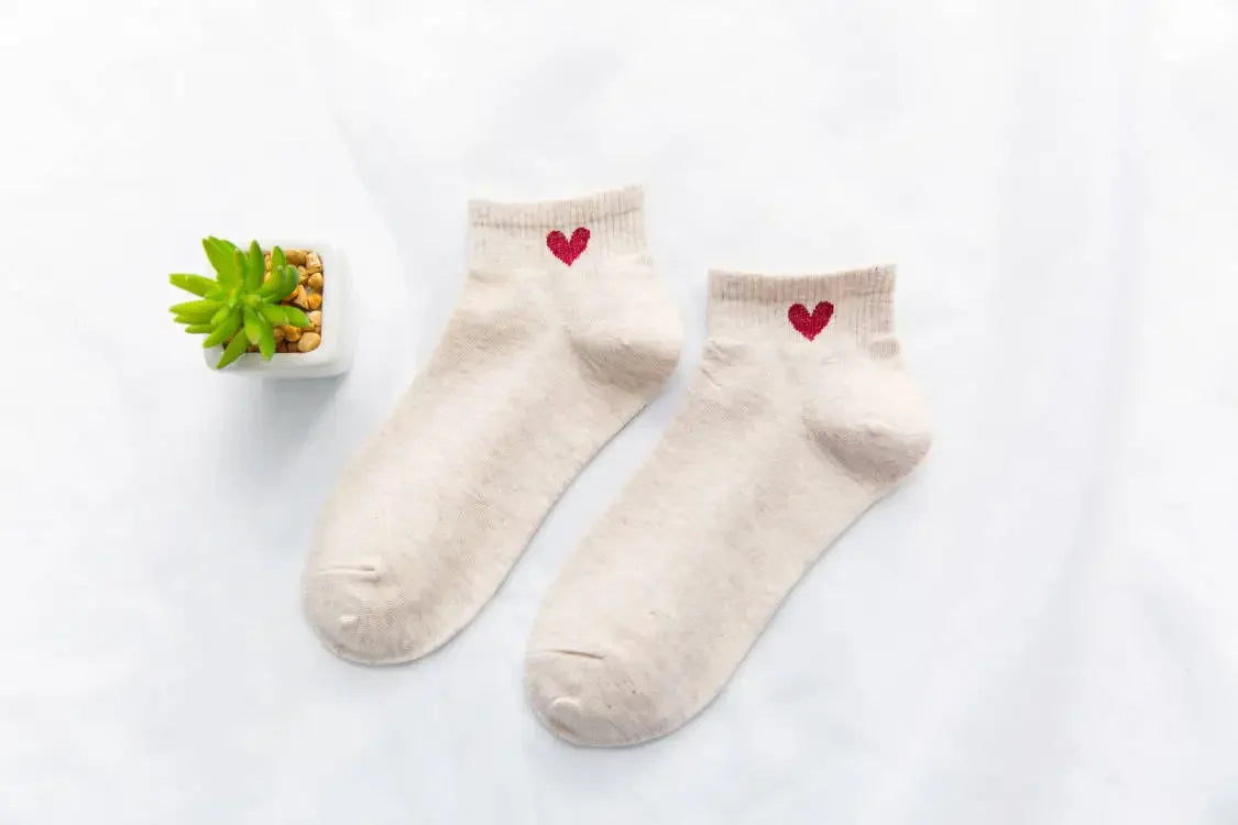 Frühling und Herbst Liebesherz MusterDamen Socken Lässige Sportsocken Kurze Bootssocken Süße reine Baumwolle Knöchelsocken Harajuku