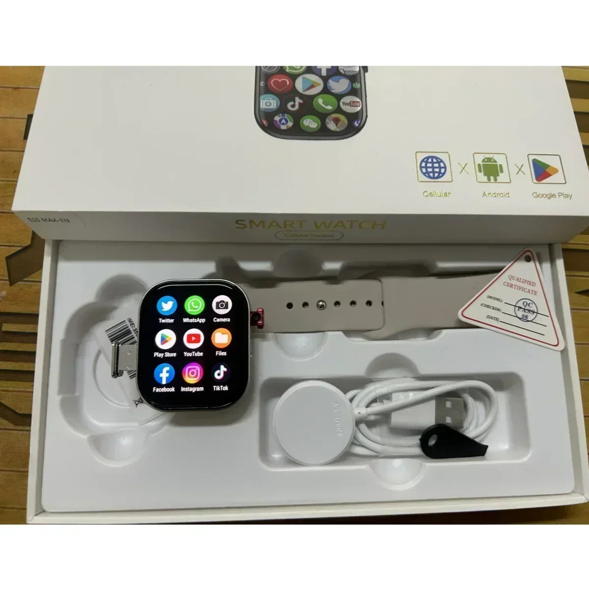 La smartwatch Android 4G VP99 dispose d'une caméra rotative à 180°, d'un emplacement pour carte SIM, du suivi GPS, de la connectivité WiFi, d'un espace de stockage de lecture et de la voix IA.