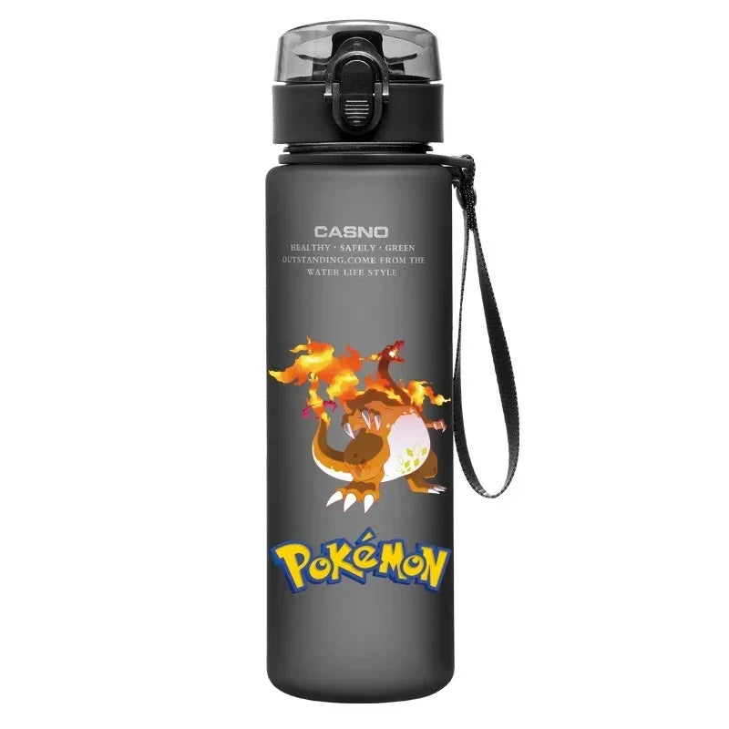 560ML Pokémon Wasserbecher Pikachu Mewtu Gengar Tragbare Plastik-Cartoon-Outdoor-Sport-Großraum-Reise-Wander-Wasserflasche