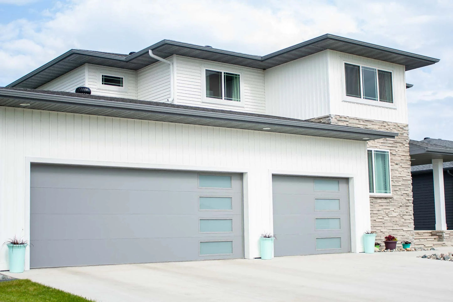 Custom Frosted Glass Remote Control Garage Door Electric Automatic Aluminum Sectional Garage Door with Anti-theft Performance