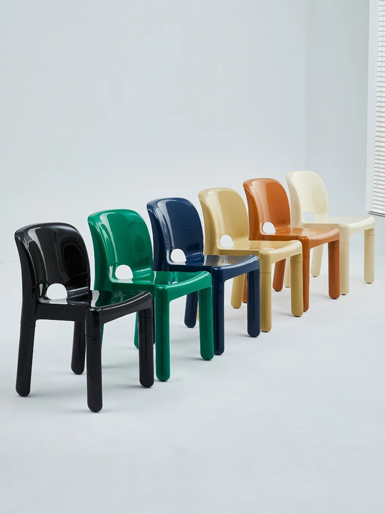 Chaise de salle à manger créative haut de gamme de luxe léger, chaise à dossier en plastique de style nordique du milieu du siècle, simple et à la mode