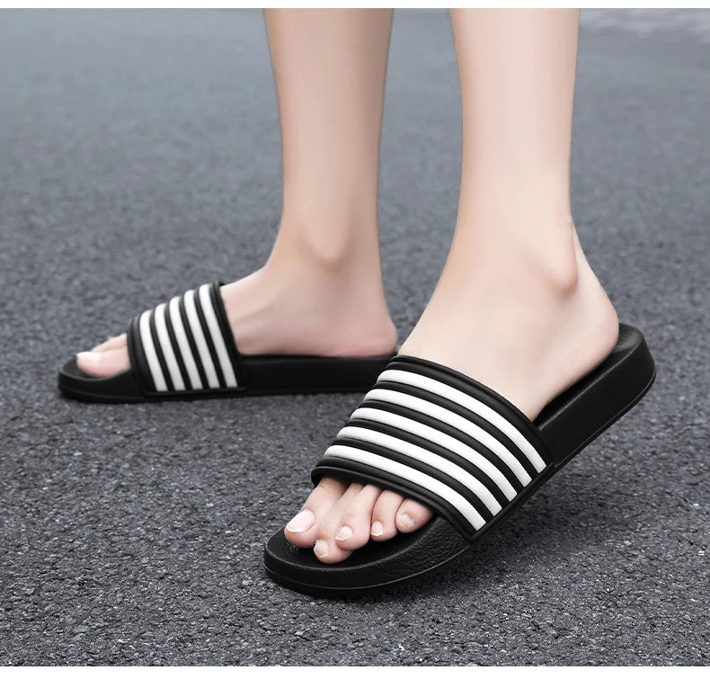 Chaussures Homme Plips Plops Claquettes Douces Antidérapantes Pantoufles Intérieur Extérieur EVA Sandales de Plage de Jardin Grandes Tailles 47 48