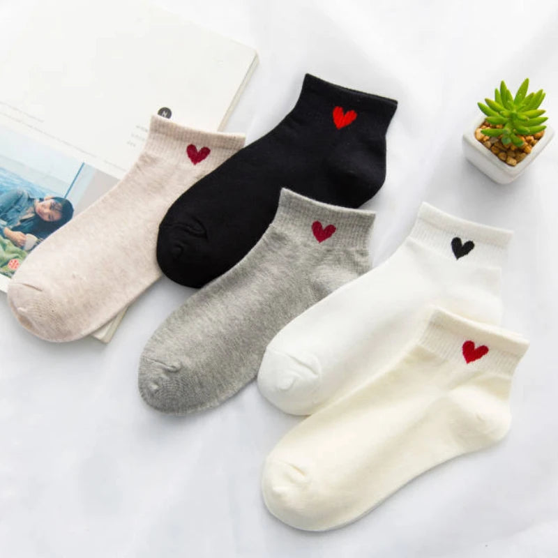 Frühling und Herbst Liebesherz MusterDamen Socken Lässige Sportsocken Kurze Bootssocken Süße reine Baumwolle Knöchelsocken Harajuku