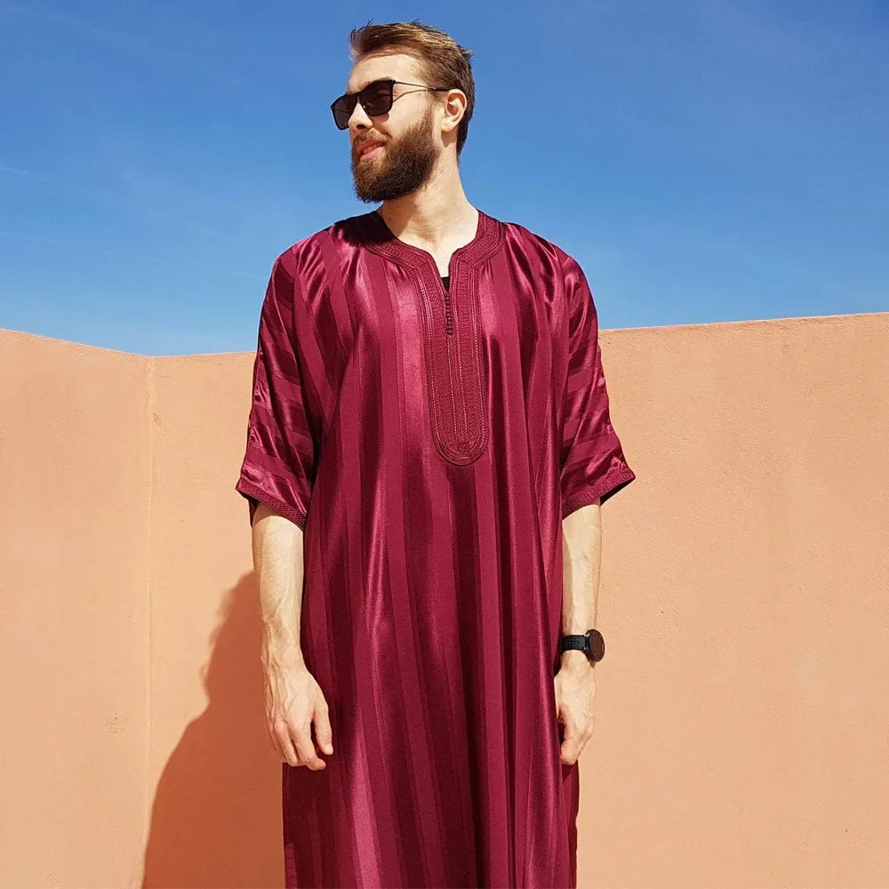 Herren Muslim Thobe 2026 Mittlerer Osten Jubba Thobe Langarm Islamisches Gewand Herren Muslimisches Kleid Saudi-Arabisch Kapuzen-Thobe Abaya Männlich