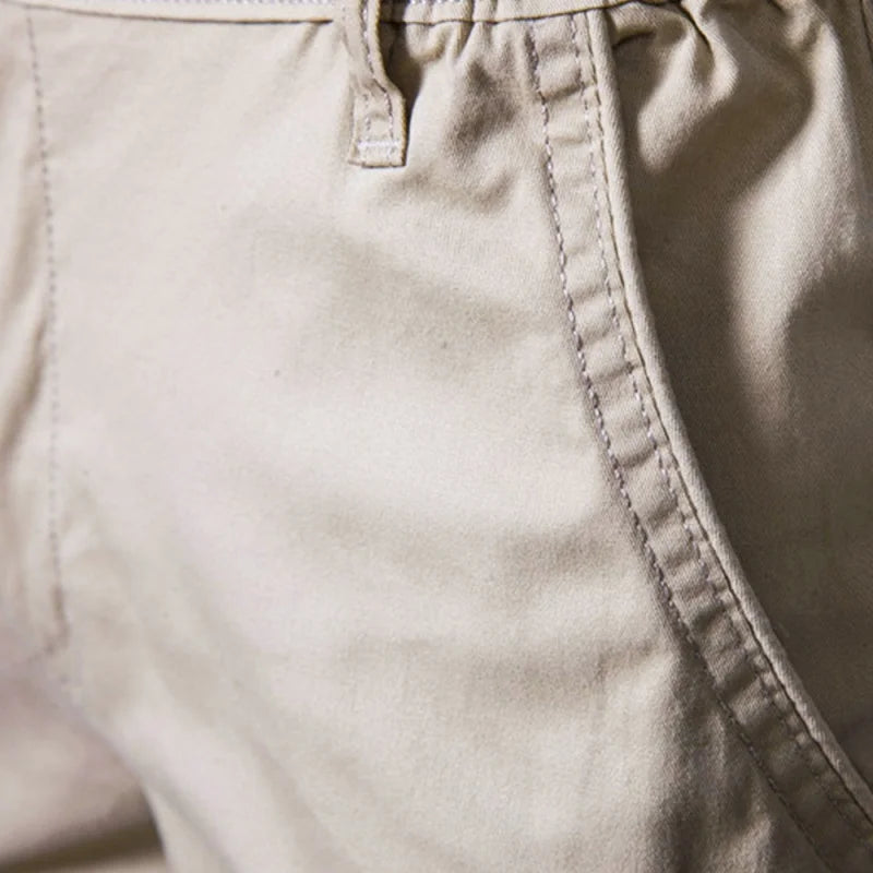 Nouveau short décontracté d'été pour homme - Pantalon coupe slim à jambe droite de cinq pouces dans des couleurs unies tendance pour les vêtements masculins.