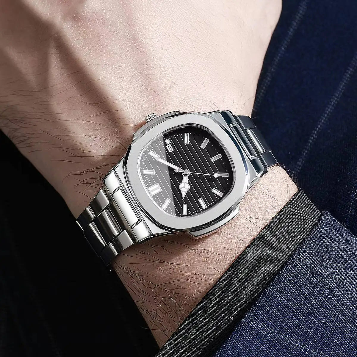 Montre de Luxe pour Homme, Cadran Carré Tendance, Bracelet en Acier Inoxydable, Mouvement à Quartz avec Calendrier (Sans Boîte)