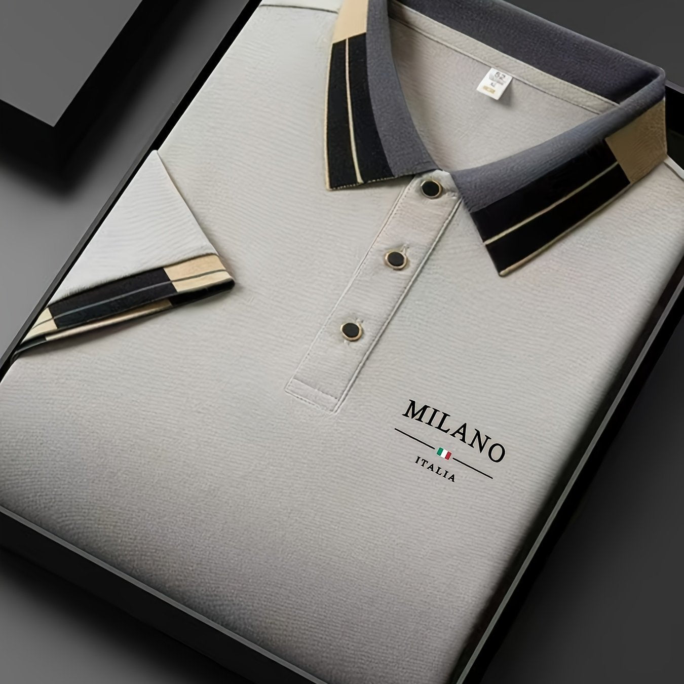Polo léger et doux pour homme avec imprimé « MILANO ITALIA » | Respirant, décontracté et professionnel pour l'été, coupe classique, col boutonné, idéal pour les vacances et l'usage quotidien, design contrasté tendance, tissu doux